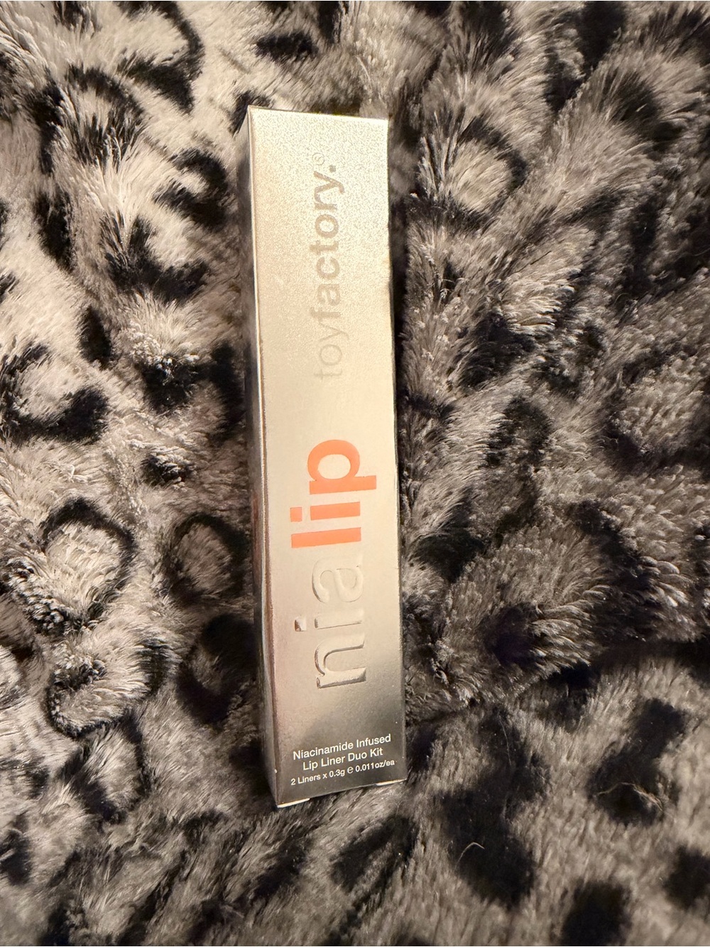 toyfactory nialip lipliner